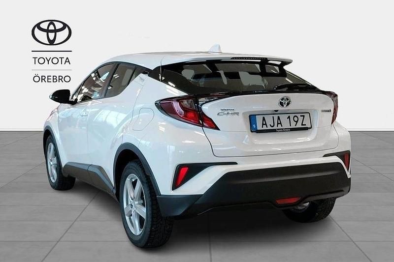 Begagnad Toyota C-HR Active 124 HK (91 kW) 2022 Vit SUV