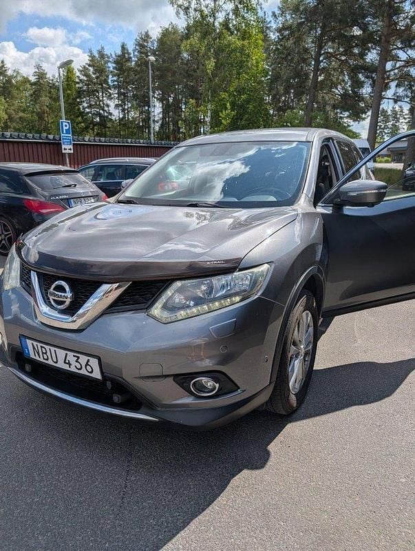 Grå Begagnad 2016 Nissan X-Trail SUV | 137 000 kr (Marknadspris) - Bild 1/4
