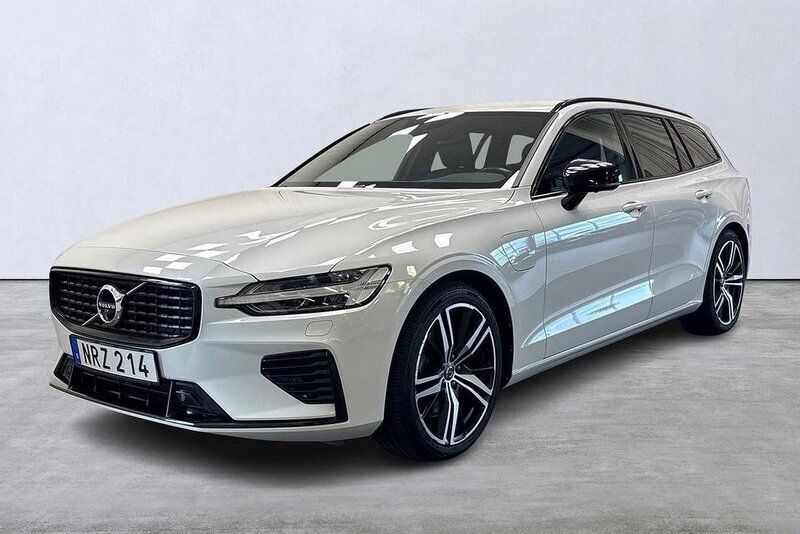 Vit Begagnad 2021 Volvo V60 R-Design Kombi | 349 000 kr (Marknadspris) - Bild 1/4