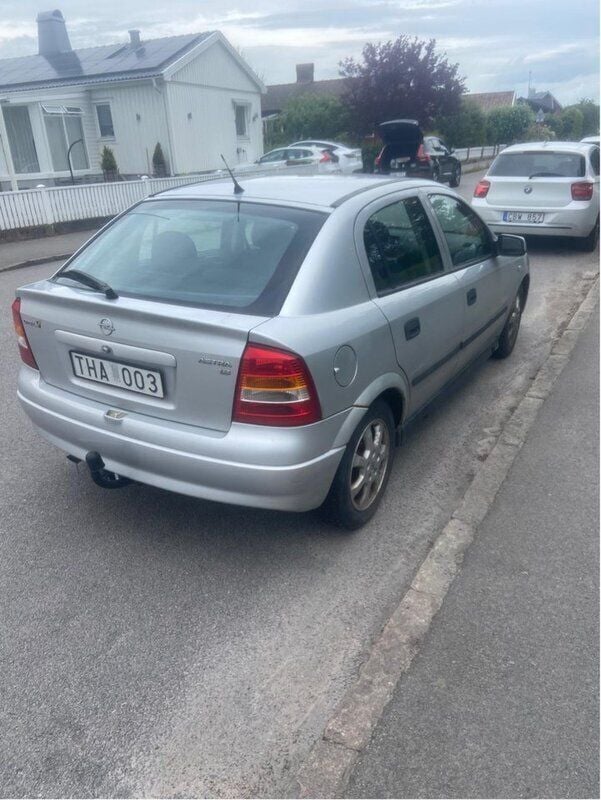 Grå Begagnad 2002 Opel Astra Halvkombi | 8 000 kr (Superpris) - Bild 1/2