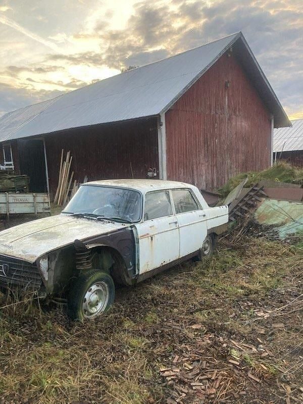 Begagnad 1970 Peugeot 404 Sedan | 1 000 kr - Bild 1/4