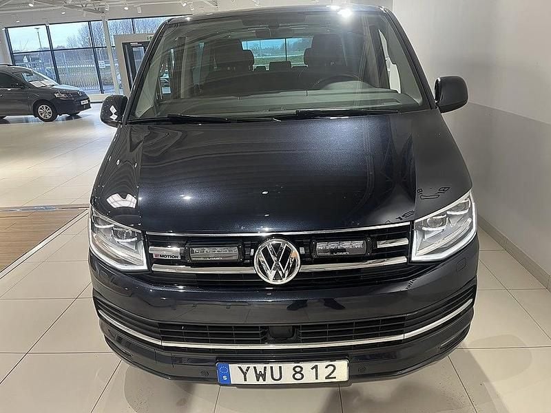 Begagnad VW Multivan Highline 199 HK (146 kW) 2019 Blå Van