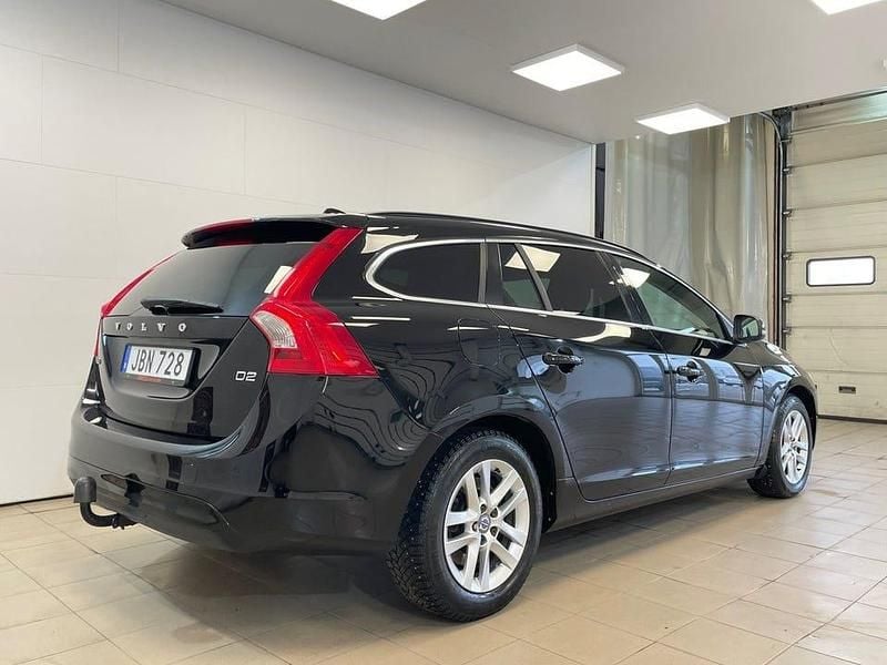 Begagnad Volvo V60 Momentum 120 HK (88 kW) 2016 Svart Kombi