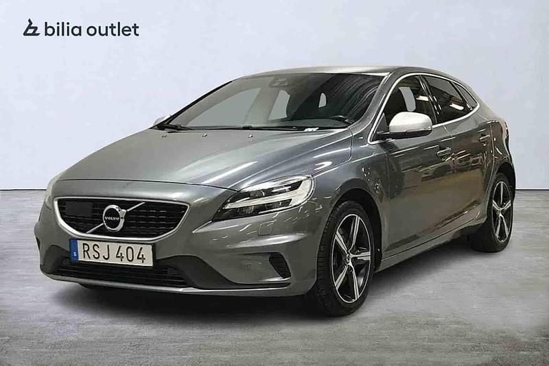 Grå Begagnad 2018 Volvo V40 Halvkombi | 197 900 kr (Lite dyr) - Bild 1/1