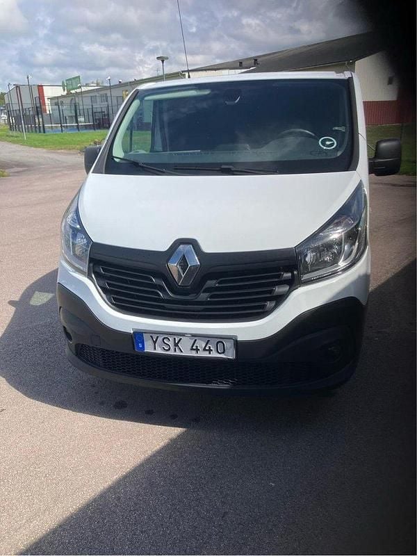 Vit Begagnad 2017 Renault Trafic Van | 119 000 kr (Marknadspris) - Bild 1/4