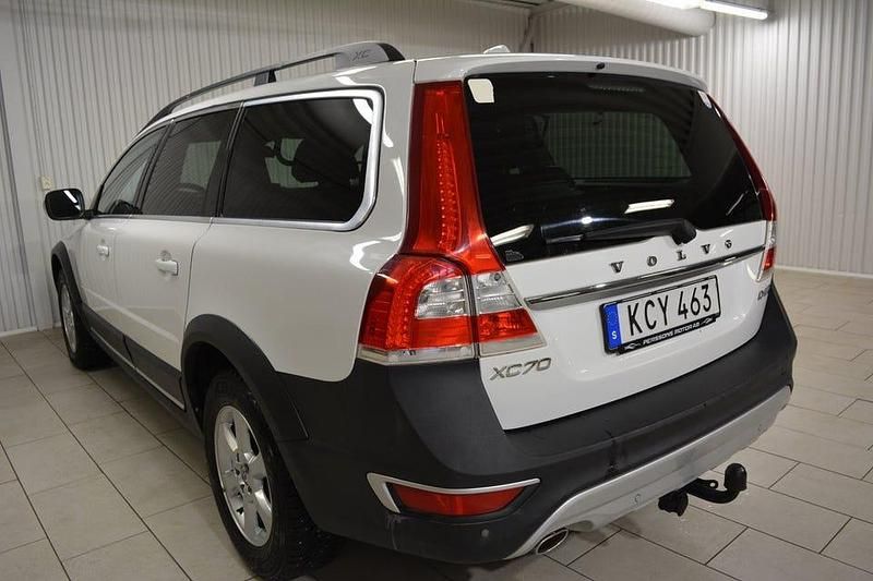 Begagnad Volvo XC70 Momentum 181 HK (133 kW) 2016 Vit Kombi