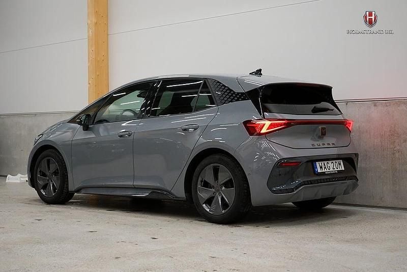 Begagnad Cupra Born 169 kW (231 HK) 2023 Grå Halvkombi