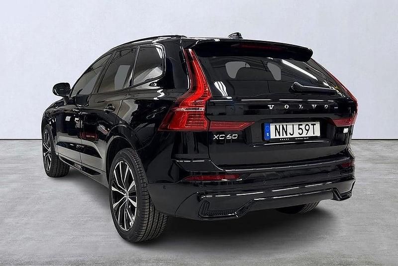 Begagnad Volvo XC60 Ultimate 253 HK (186 kW) 2022 Svart SUV