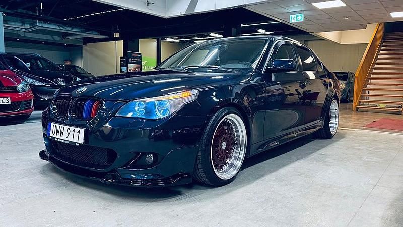 Begagnad BMW 525 163 HK (119 kW) 2006 Blå Sedan