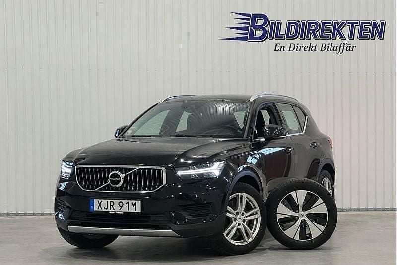 Svart Begagnad 2021 Volvo XC40 SUV | 289 900 kr (Marknadspris) - Bild 1/4