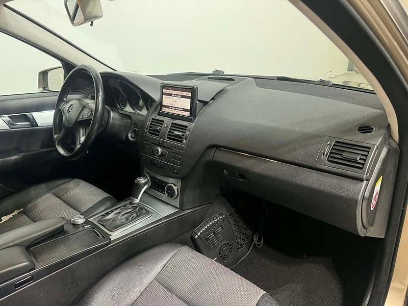 Begagnad Mercedes C250 Avantgarde 204 HK (150 kW) 2010 Ljusbrun Kombi
