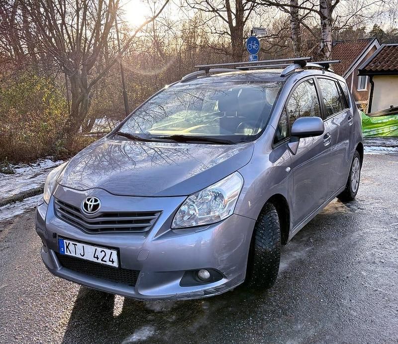 Begagnad 2010 Toyota Verso Minibuss | 49 000 kr (Lite dyr) - Bild 1/4