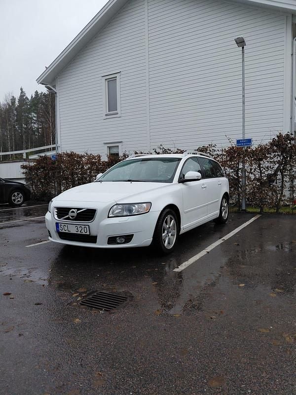 Begagnad 2012 Volvo V50 Kombi | 64 500 kr (Marknadspris) - Bild 1/4