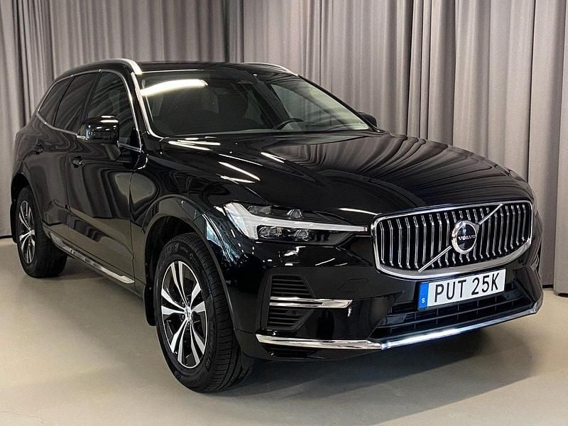 Svart Begagnad 2022 Volvo XC60 Momentum SUV | 369 900 kr - Bild 1/3