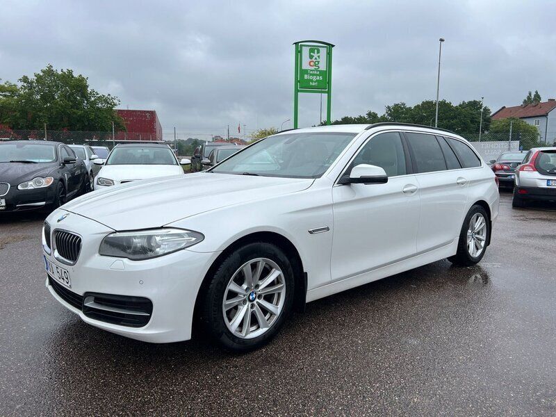 Vit Begagnad 2014 BMW 520 Kombi | 119 900 kr (Marknadspris) - Bild 1/4
