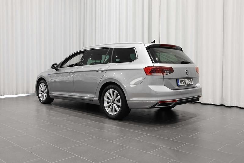 Begagnad VW Passat GTE 218 HK (160 kW) 2022 Silver Kombi