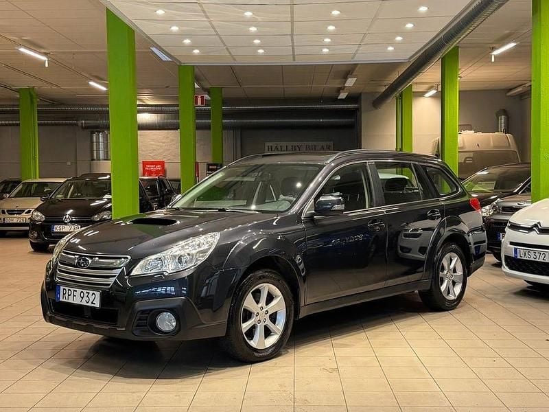 Mörkgrå (grå) Begagnad 2014 Subaru Outback Kombi | 84 900 kr (Marknadspris) - Bild 1/4
