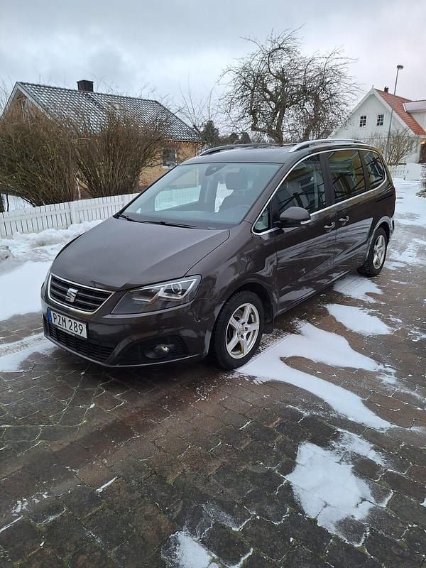 Begagnad 2016 Seat Alhambra Minibuss | 178 000 kr (Bra pris) - Bild 1/4