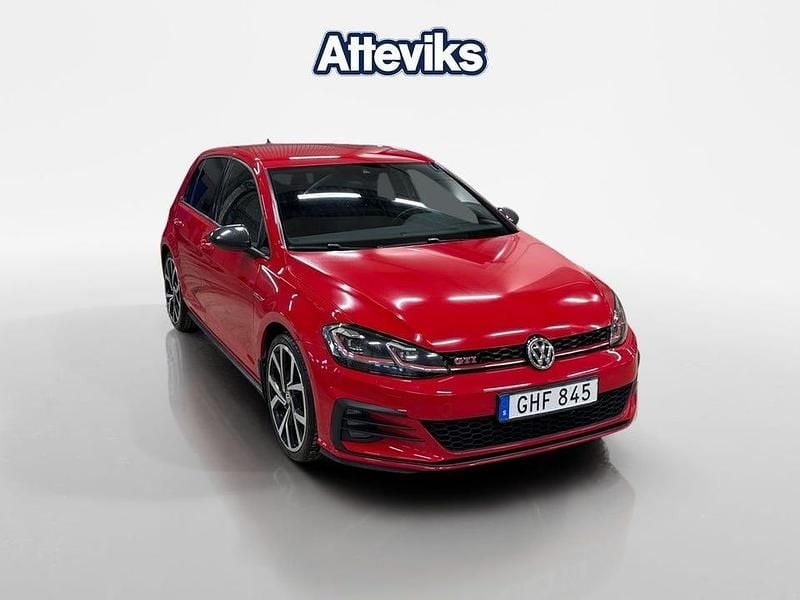 Röd Begagnad 2018 VW Golf VII GTI Halvkombi | 249 900 kr (Lite dyr) - Bild 1/4