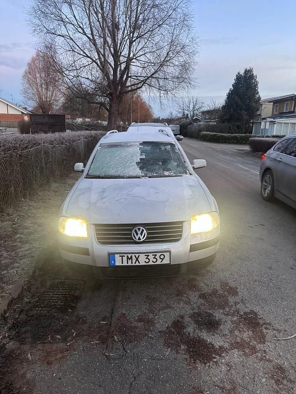 Begagnad 2003 VW Passat Kombi | 15 000 kr (Marknadspris) - Bild 1/4