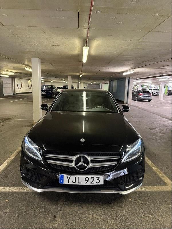 Svart Begagnad 2017 Mercedes C220 AMG line Sedan | 245 000 kr (Lite dyr) - Bild 1/4