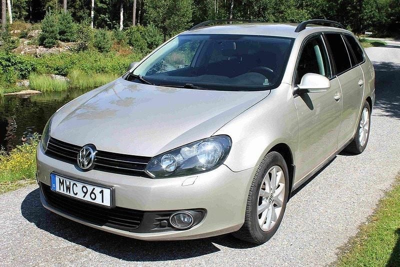 Silver Begagnad 2012 VW Golf VII Kombi | 69 000 kr - Bild 1/4