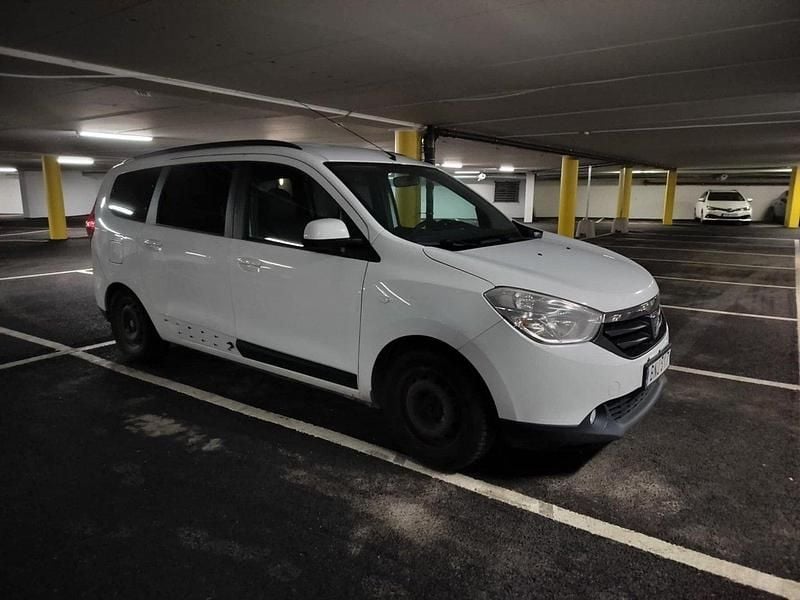 Vit Begagnad 2014 Dacia Lodgy Minibuss | 30 000 kr (Superpris) - Bild 1/4