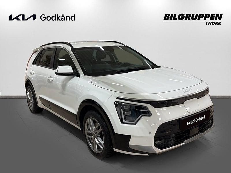 Begagnad Kia e-Niro 150 kW (204 HK) 2022 Vit SUV