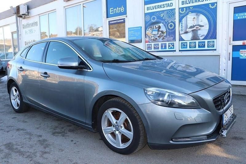 Begagnad Volvo V40 116 HK (85 kW) 2014 Grå Halvkombi
