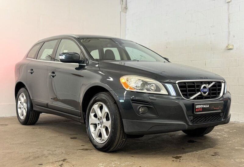 Grå Begagnad 2010 Volvo XC60 Summum SUV | 79 900 kr (Bra pris) - Bild 1/4