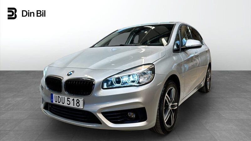 Silver Begagnad 2018 BMW 218 Active Tourer Sport Line Minibuss | 189 900 kr (Lite dyr) - Bild 1/4