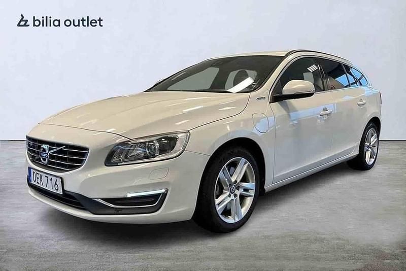 Vit Begagnad 2017 Volvo V60 Kombi | 159 900 kr - Bild 1/1