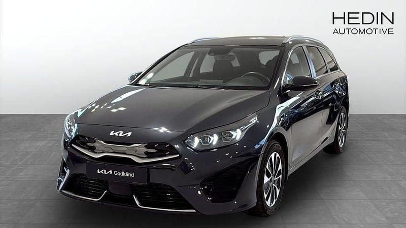Begagnad Kia Ceed 141 HK (103 kW) 2024 Grå Halvkombi
