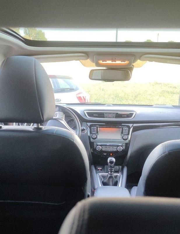 Brun Begagnad 2015 Nissan Qashqai SUV | 105 000 kr (Marknadspris) - Bild 1/4