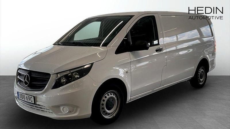 Vit (white) Begagnad 2020 Mercedes Vito Minibuss | 210 000 kr (Bra pris) - Bild 1/4