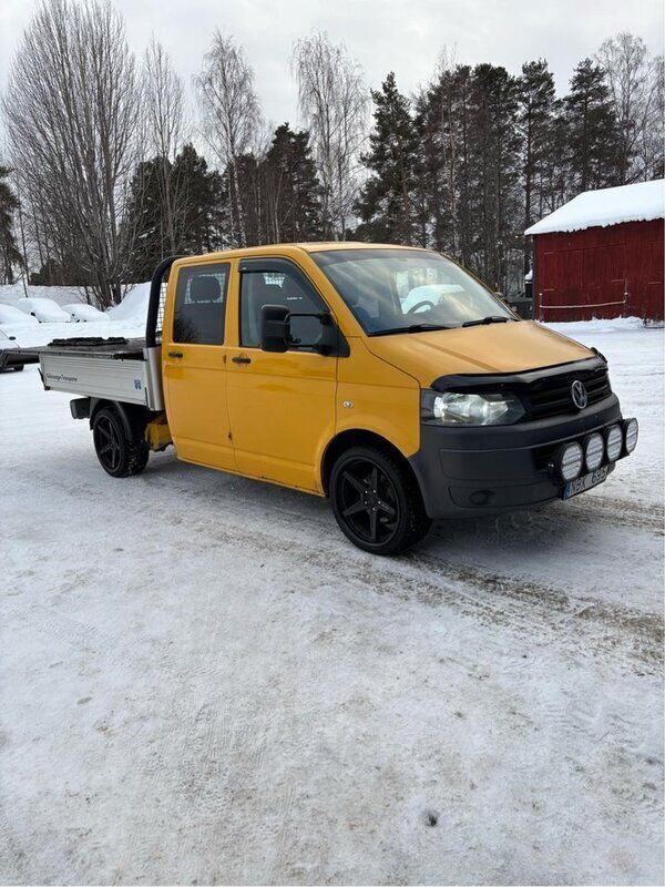 Gul Begagnad 2013 VW T5 Van | 140 000 kr (Dyr) - Bild 1/4