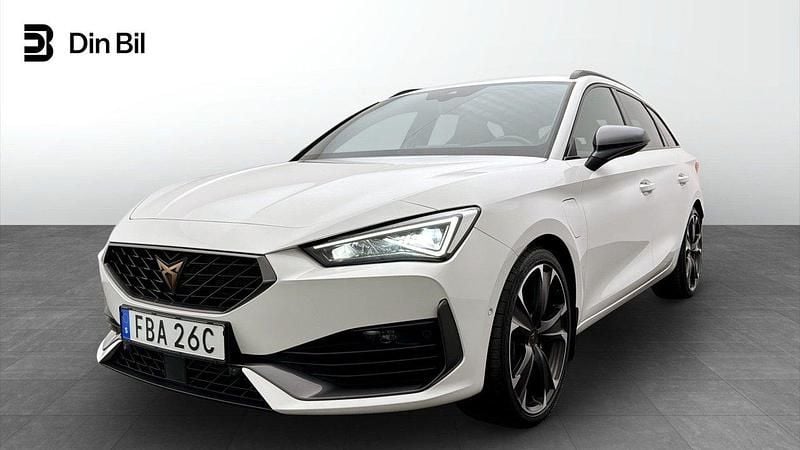 Vit Begagnad 2023 Cupra Leon VZ Kombi | 279 900 kr (Bra pris) - Bild 1/4