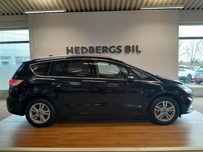 Begagnad Ford S-MAX Titanium 191 HK (140 kW) 2022 Svart Minibuss