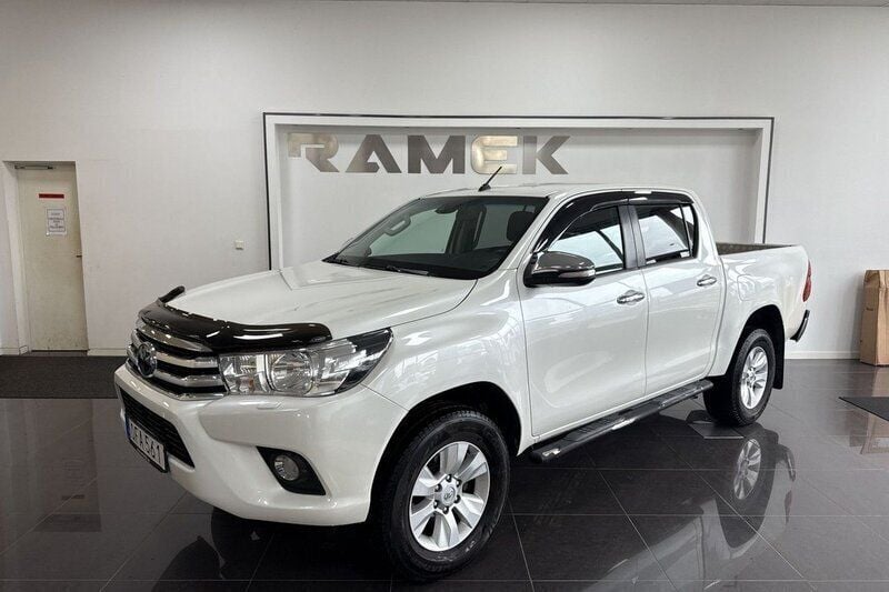 Vit Begagnad 2016 Toyota HiLux Pickup | 249 000 kr (Marknadspris) - Bild 1/4