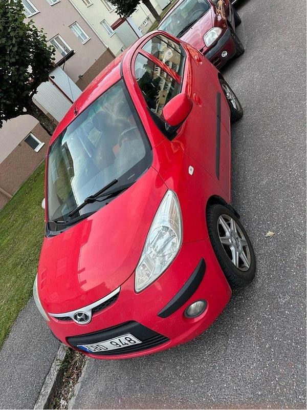 Röd Begagnad 2009 Hyundai i10 Halvkombi | 17 000 kr (Bra pris) - Bild 1/3