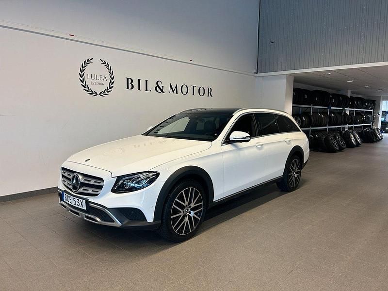 Vit Begagnad 2019 Mercedes E220 Kombi | 459 900 kr - Bild 1/4