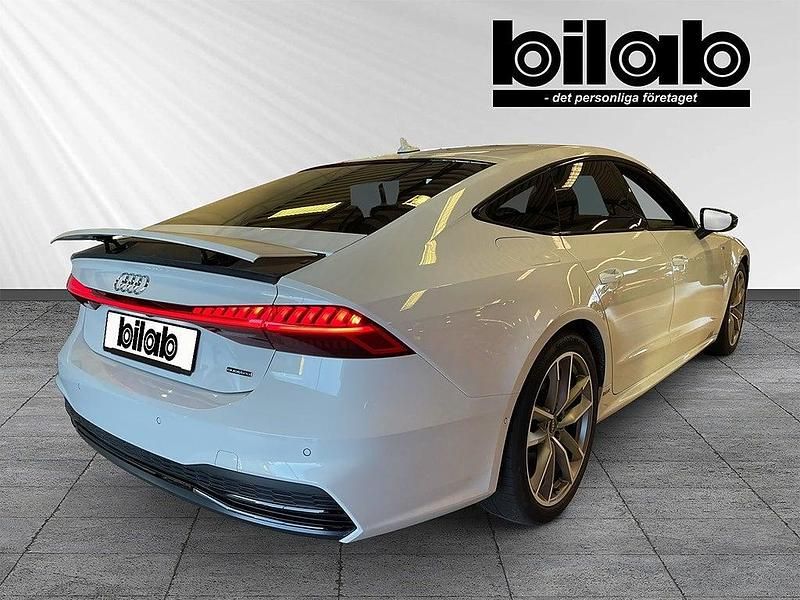 Begagnad Audi A7 Sportback S-Line 266 HK (195 kW) 2023 Vit (glaciärvit metallic) Halvkombi