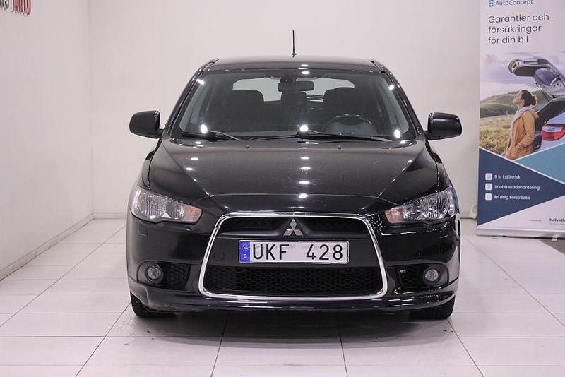 Begagnad Mitsubishi Lancer 140 HK (102 kW) 2010 Svart Halvkombi