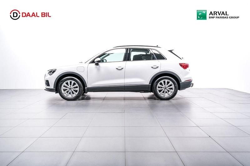 Vit Begagnad 2023 Audi Q3 Proline SUV | 324 700 kr (Marknadspris) - Bild 1/4