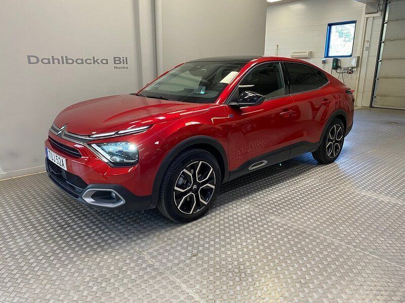 Röd Begagnad 2022 Citroën e-C4 Exclusive Sedan | 329 000 kr (Marknadspris) - Bild 1/4