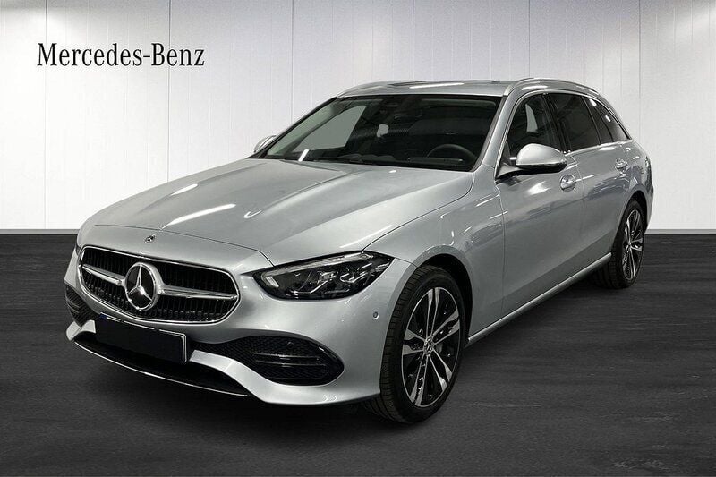 Svart Ny 2025 Mercedes C300e Kombi | 559 000 kr (Superpris) - Bild 1/4