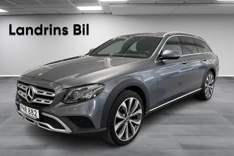 Grå Begagnad 2017 Mercedes E220 Kombi | 309 900 kr (Lite dyr) - Bild 1/4