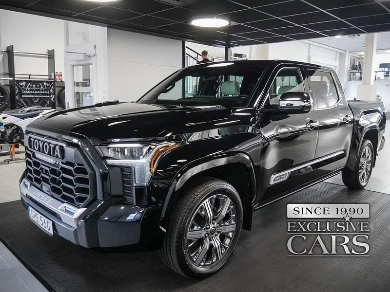 Svart Begagnad 2024 Toyota Tundra Pickup | 1 223 750 kr - Bild 1/4