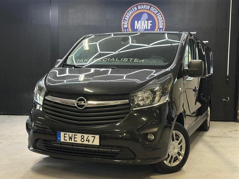 Svart Begagnad 2017 Opel Vivaro Van | 134 800 kr (Marknadspris) - Bild 1/4