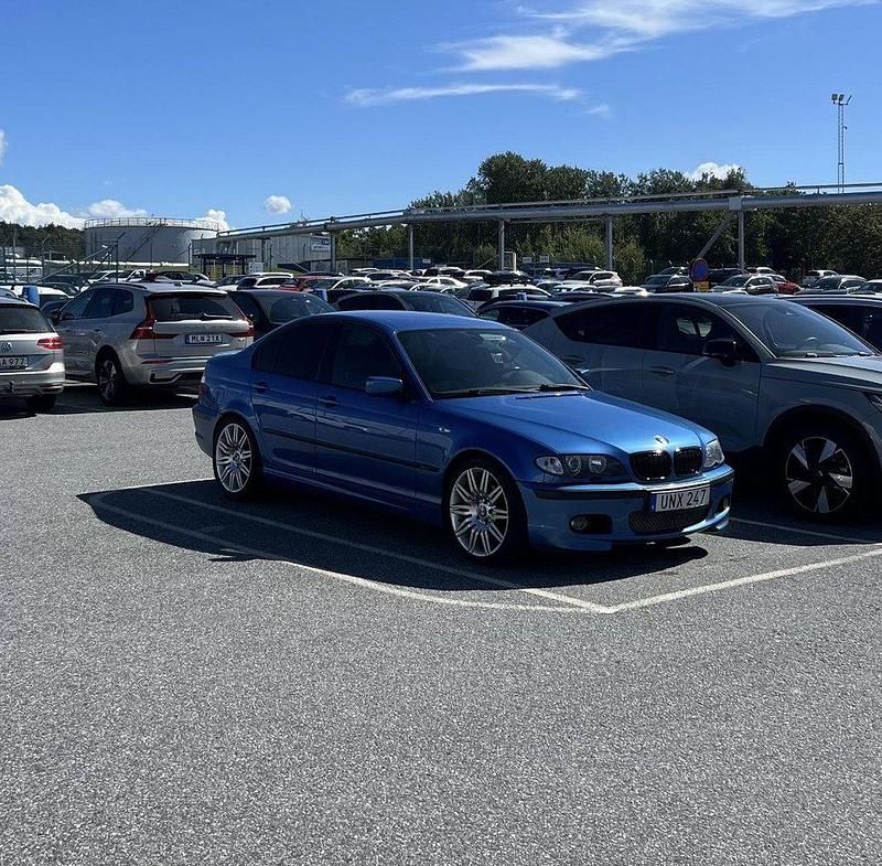 Blå Begagnad 2004 BMW 320 M Sport Sedan | 39 900 kr (Lite dyr) - Bild 1/4